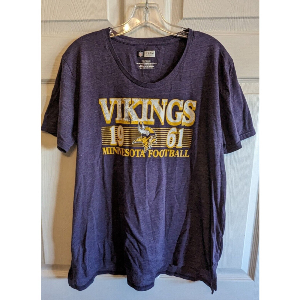 NFL Shirt Womens XL Football Minnesota Viking Short Sleeve Purple TShirt - Picture 8 of 8